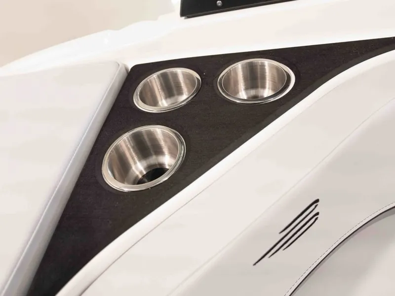 Slide: The Image of Bayliner V20i 2026 - 16