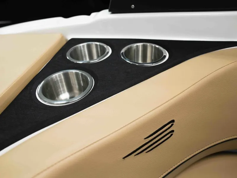 Slide: The Image of Bayliner V20i 2026 - 21