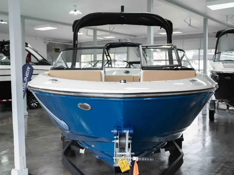 Slide: The Image of Bayliner V20i 2026 - 3