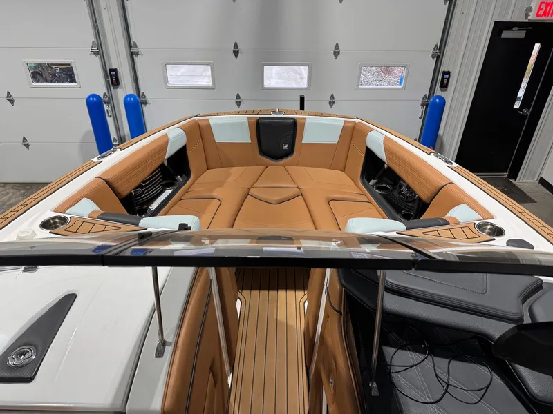 Slide: The Image of Nautique G23 2019 - 24