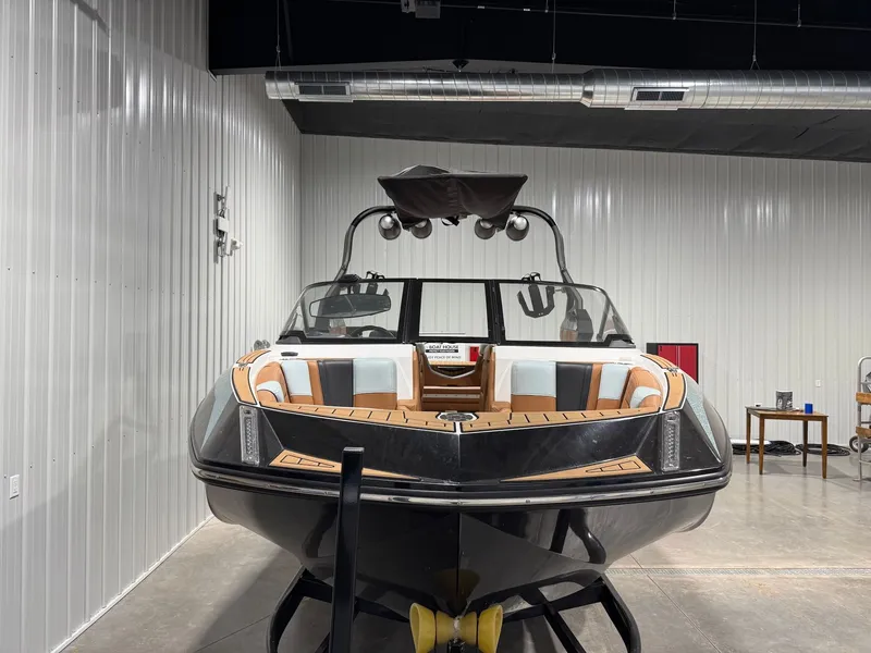 Slide: The Image of Nautique G23 2019 - 3