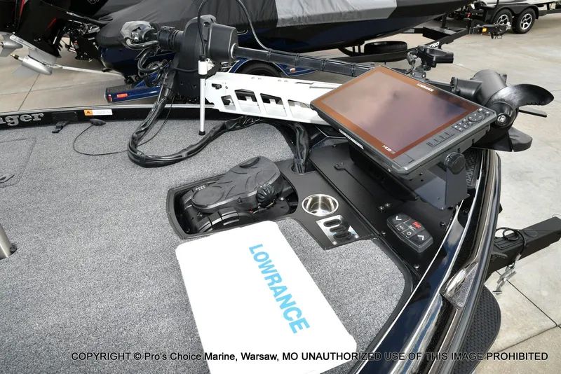 Slide: The Image of 2023 Ranger Z520R boat deck with Lowrance electronics and trolling motor. - 4