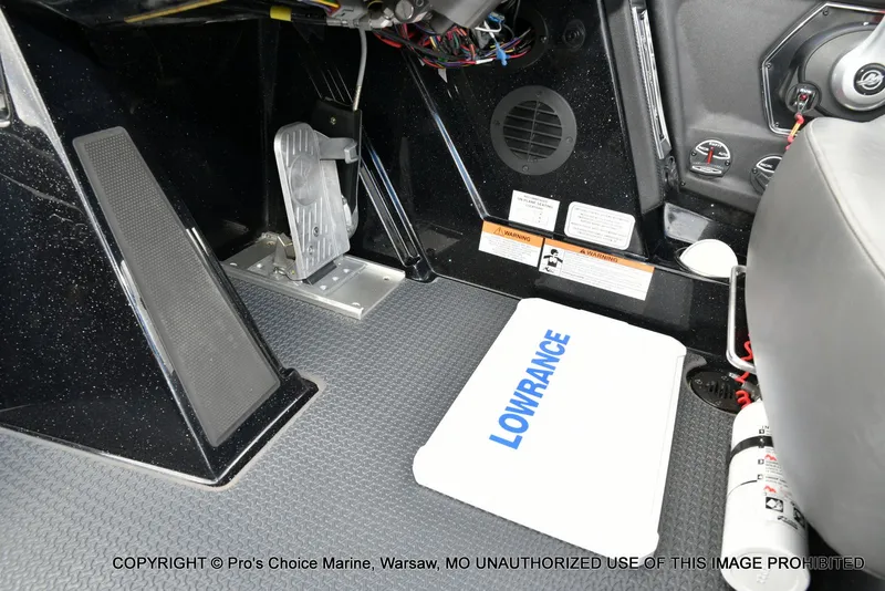 Slide: The Image of Ranger Z520R 2023 - 50