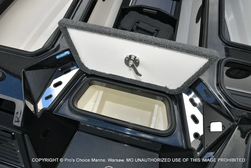 Slide: The Image of Ranger Z520R 2023 - 60