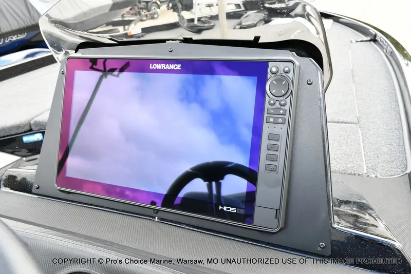 Slide: The Image of 2023 Ranger Z520R boat with Lowrance HDS display, reflecting sky and surroundings. - 9