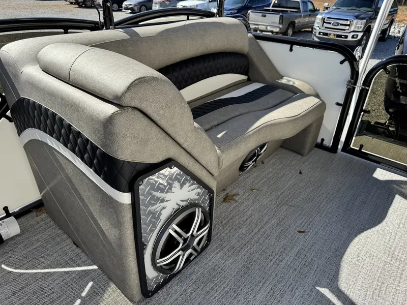 Slide: The Image of Aloha PARADISE 230 ARCH SPORT TOWER-200HP 2026 - 4