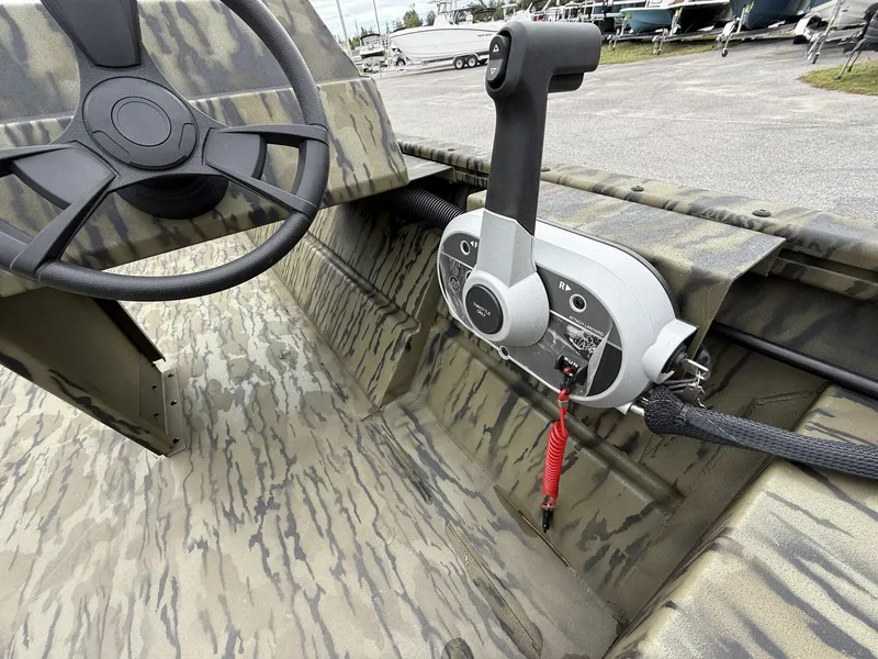 Slide: The Image of Lowe Roughneck Side Console 2026 - 5