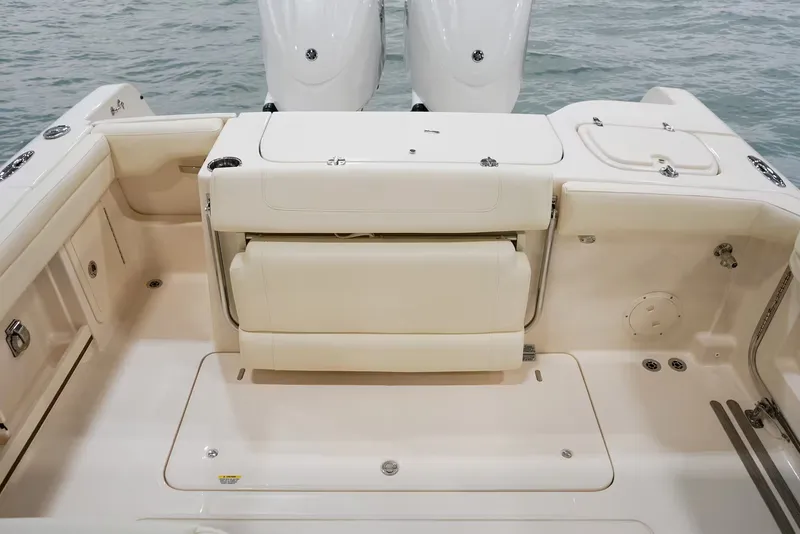 Slide: The Image of Grady-White Freedom 285 2027 - 14