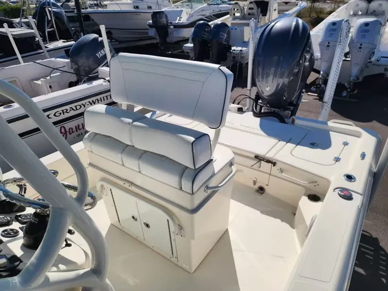 Slide: The Image of Skeeter SX241 2024 - 10