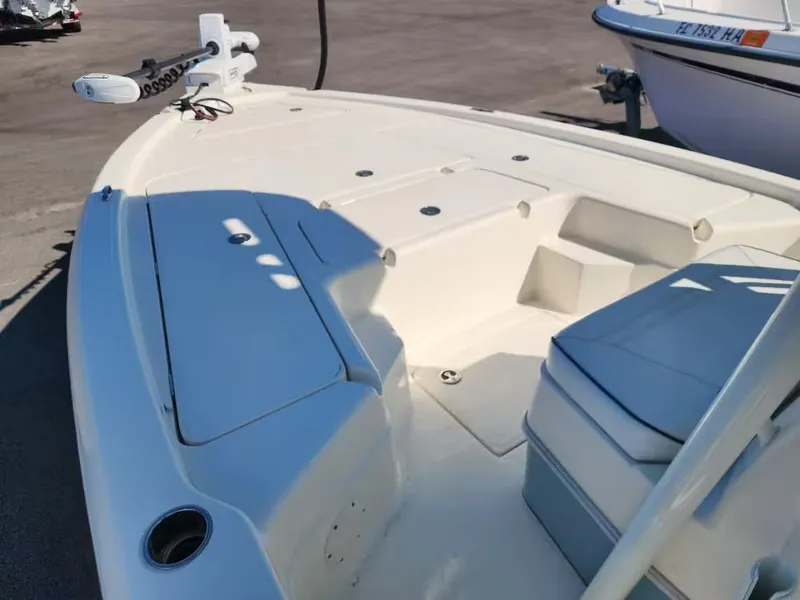 Slide: The Image of Skeeter SX241 2024 - 14