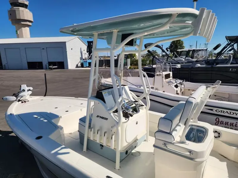 Slide: The Image of Skeeter SX241 2024 - 9