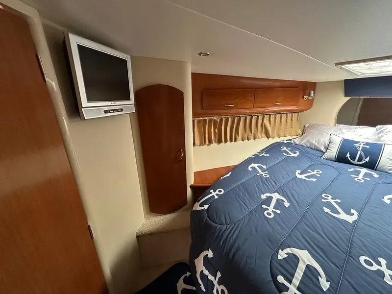 Slide: The Image of Carver Yachts 36 Mariner 2005 - 11