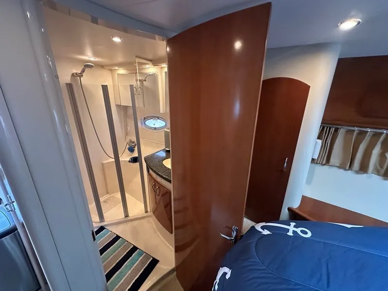 Slide: The Image of Carver Yachts 36 Mariner 2005 - 12