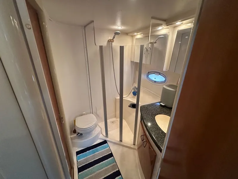 Slide: The Image of Carver Yachts 36 Mariner 2005 - 13