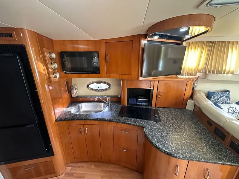 Slide: The Image of Carver Yachts 36 Mariner 2005 - 15