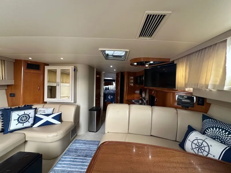 Slide: The Image of Carver Yachts 36 Mariner 2005 - 17