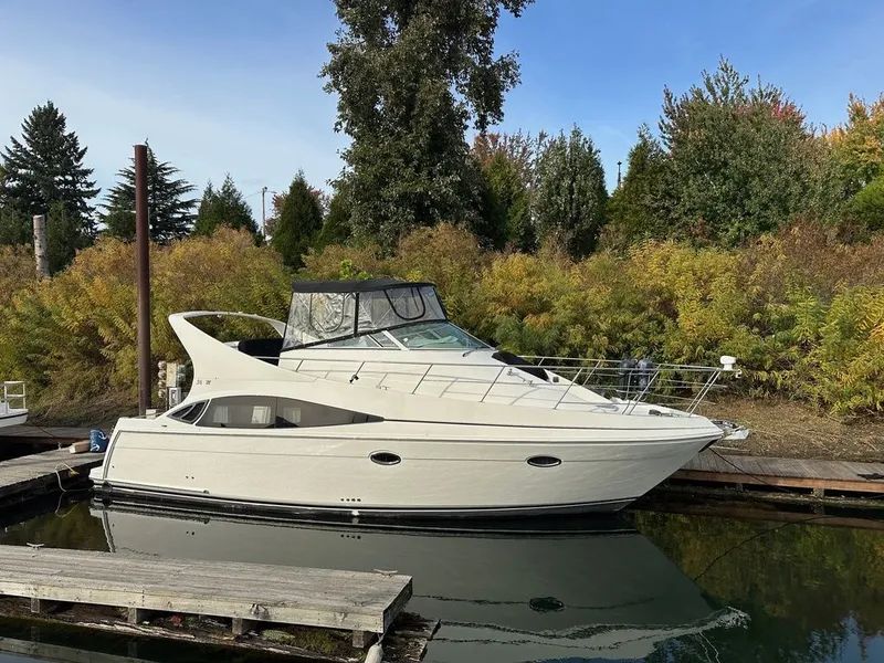 Slide: The Image of Carver Yachts 36 Mariner 2005 - 18