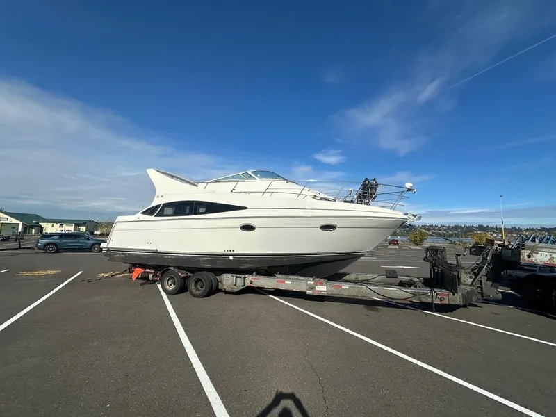 Slide: The Image of Carver Yachts 36 Mariner 2005 - 19