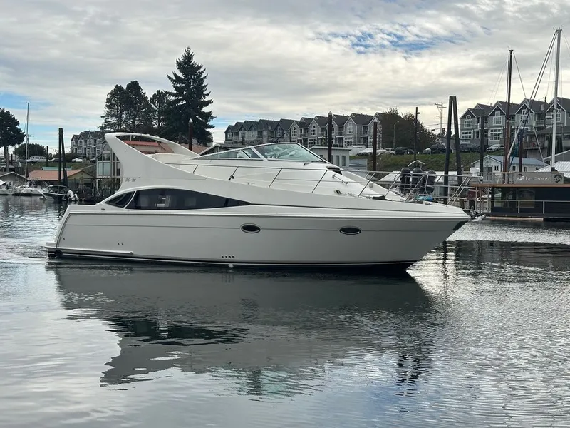 Slide: The Image of Carver Yachts 36 Mariner 2005 - 20