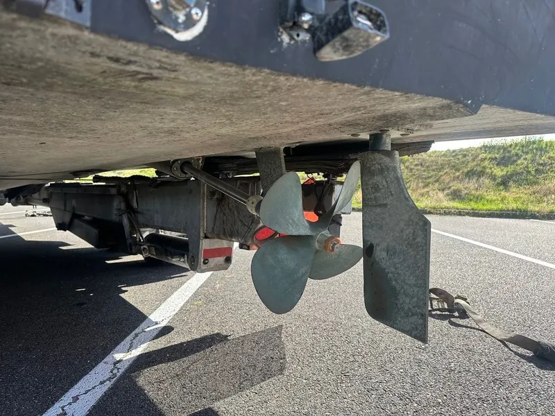 Slide: The Image of Carver Yachts 36 Mariner 2005 - 21