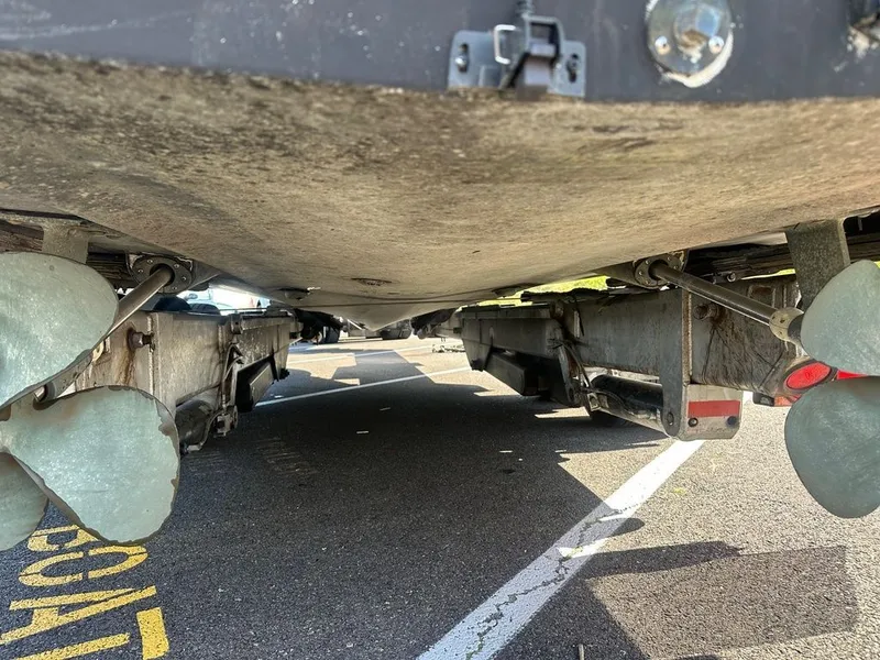 Slide: The Image of Carver Yachts 36 Mariner 2005 - 22