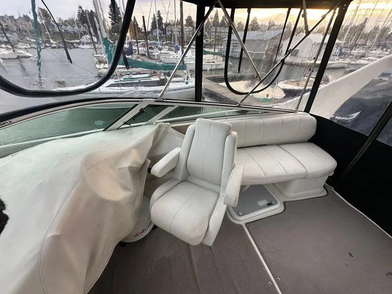 Slide: The Image of Carver Yachts 36 Mariner 2005 - 25