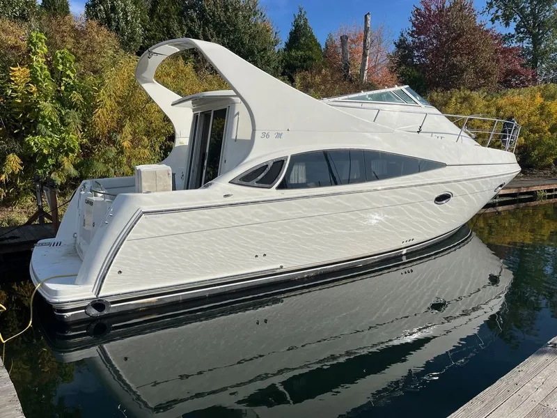 Slide: The Image of Carver Yachts 36 Mariner 2005 - 3