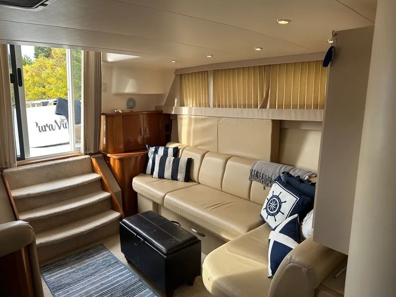 Slide: The Image of Carver Yachts 36 Mariner 2005 - 5