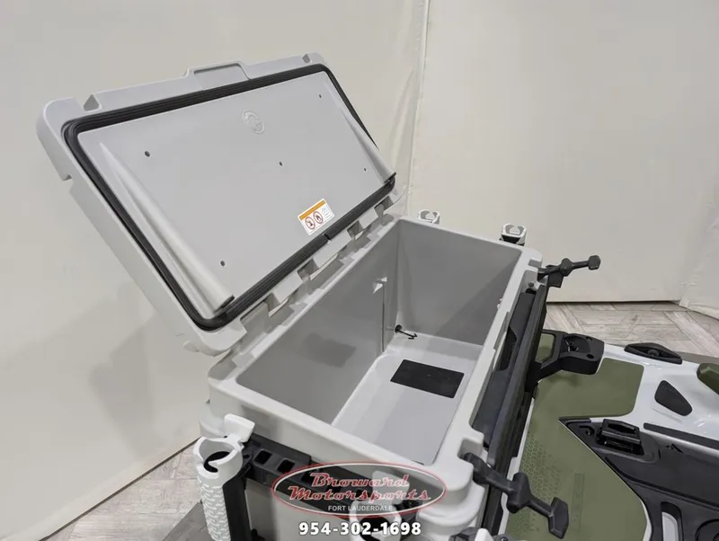 Slide: The Image of Sea-Doo FishPro Apex 300 2025 - 12