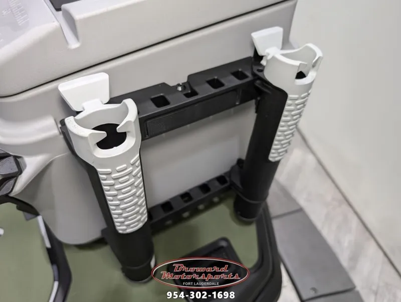 Slide: The Image of Sea-Doo FishPro Apex 300 2025 - 13