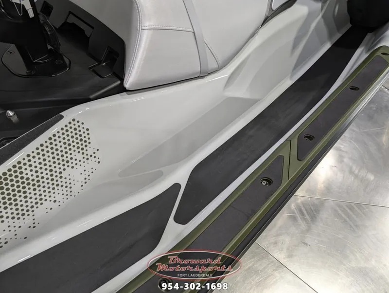 Slide: The Image of Sea-Doo FishPro Apex 300 2025 - 16