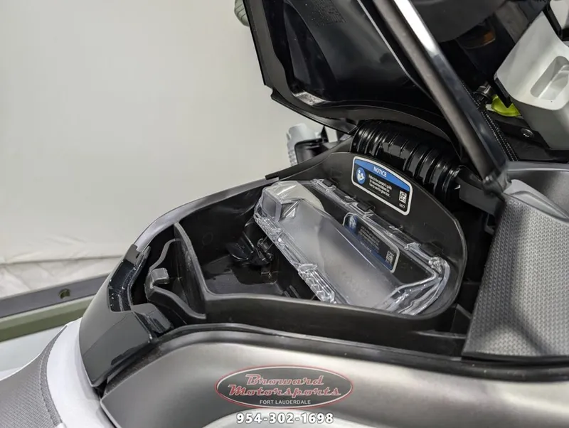 Slide: The Image of Sea-Doo FishPro Apex 300 2025 - 19