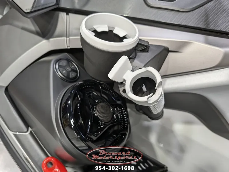 Slide: The Image of Sea-Doo FishPro Apex 300 2025 - 24