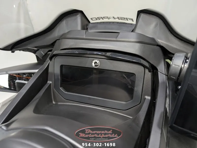 Slide: The Image of Sea-Doo FishPro Apex 300 2025 - 27
