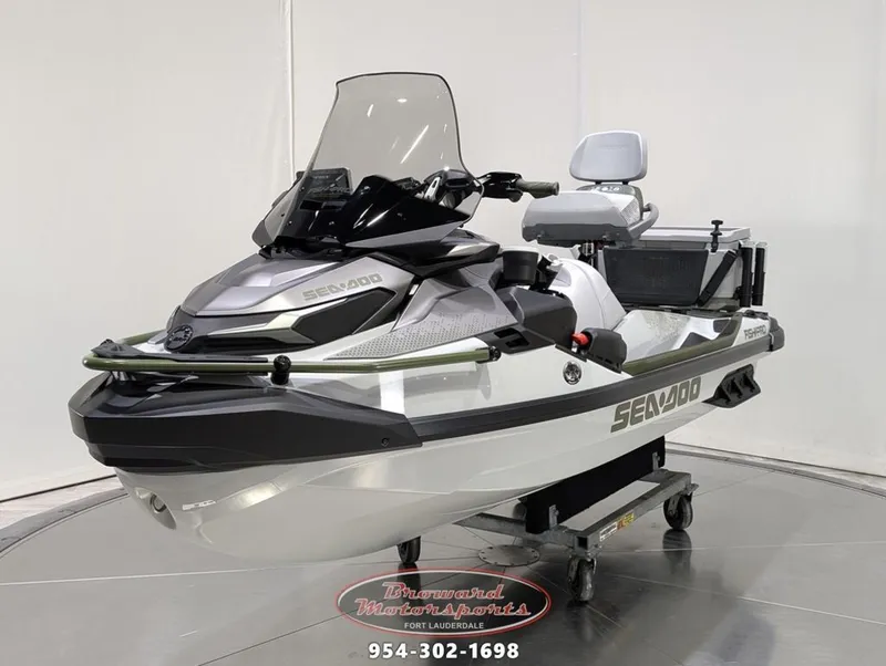 Slide: The Image of Sea-Doo FishPro Apex 300 2025 - 3