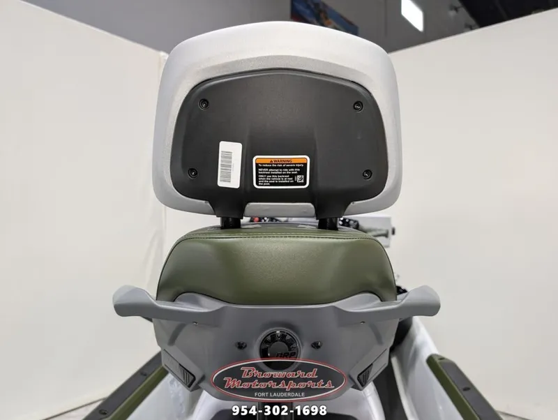 Slide: The Image of Sea-Doo FishPro Apex 300 2025 - 31
