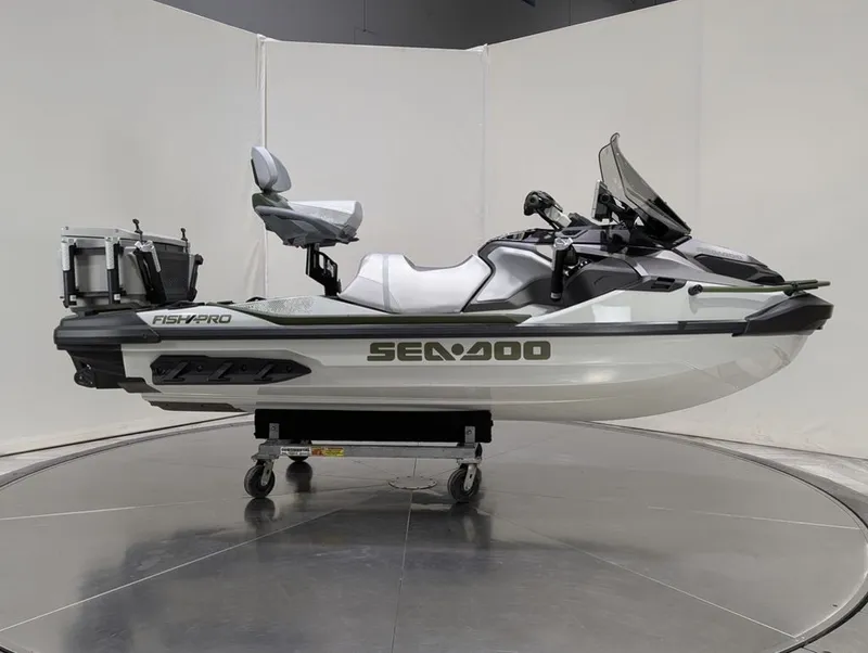 Slide: The Image of Sea-Doo FishPro Apex 300 2025 - 36