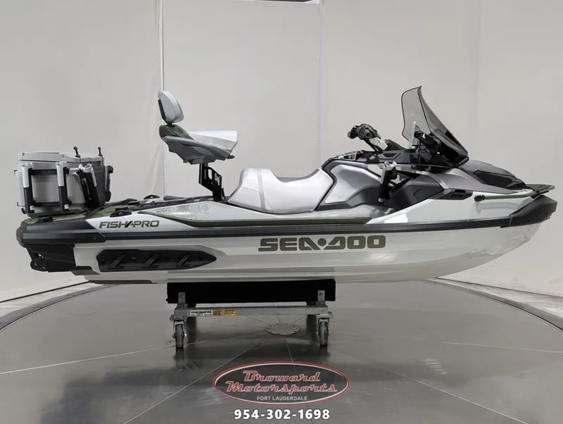 Slide: The Image of Sea-Doo FishPro Apex 300 2025 - 8