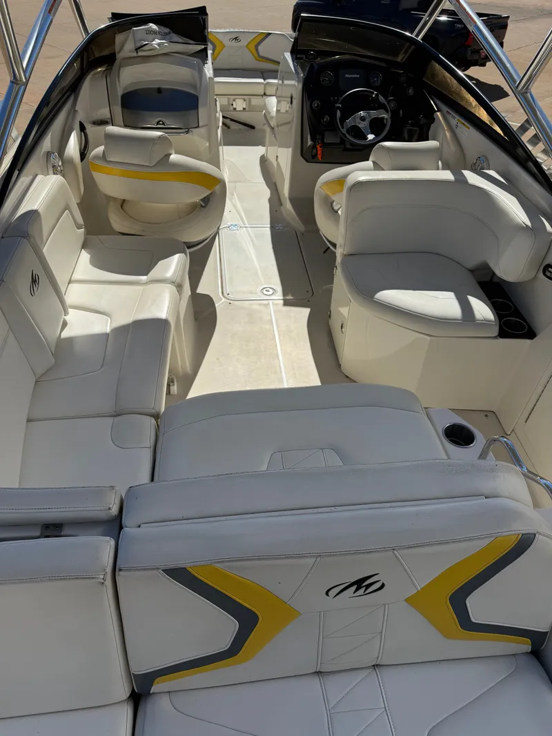 Slide: The Image of Monterey M5 MSX Sport Boat 2014 - 3