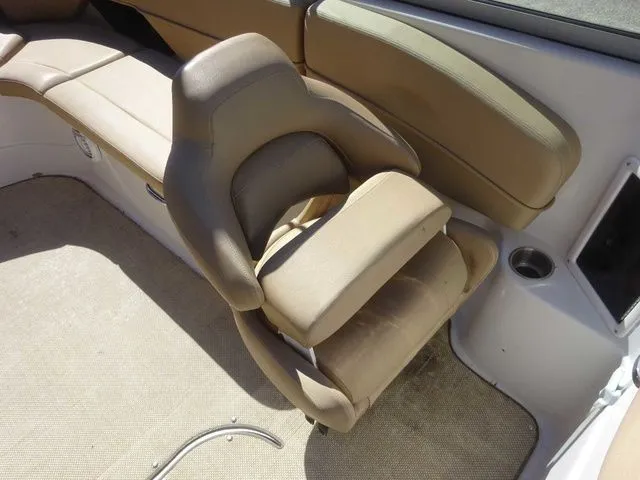 Slide: The Image of Four Winns 260 Horizon 2012 - 12