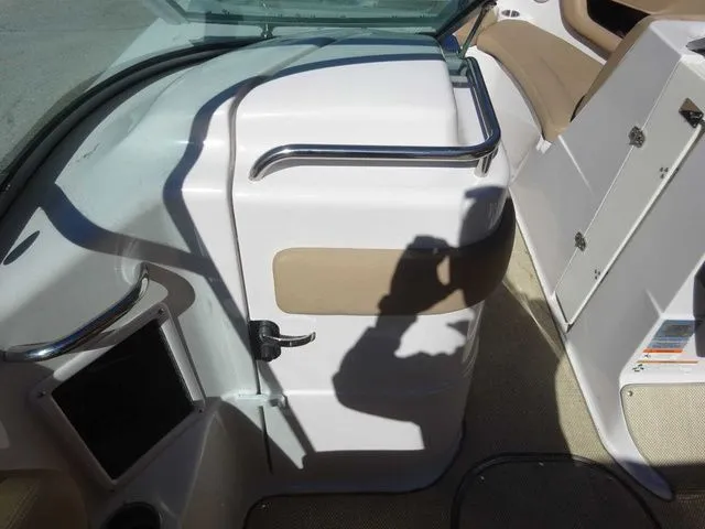 Slide: The Image of Four Winns 260 Horizon 2012 - 15