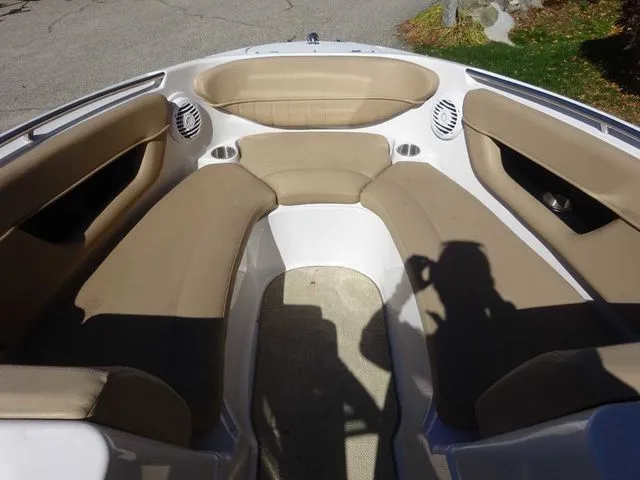 Slide: The Image of Four Winns 260 Horizon 2012 - 18