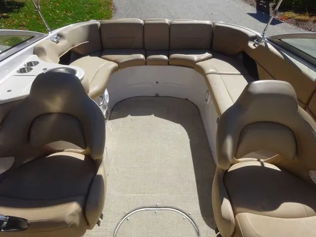 Slide: The Image of Four Winns 260 Horizon 2012 - 19