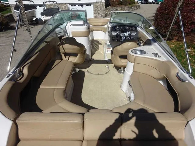 Slide: The Image of Four Winns 260 Horizon 2012 - 6