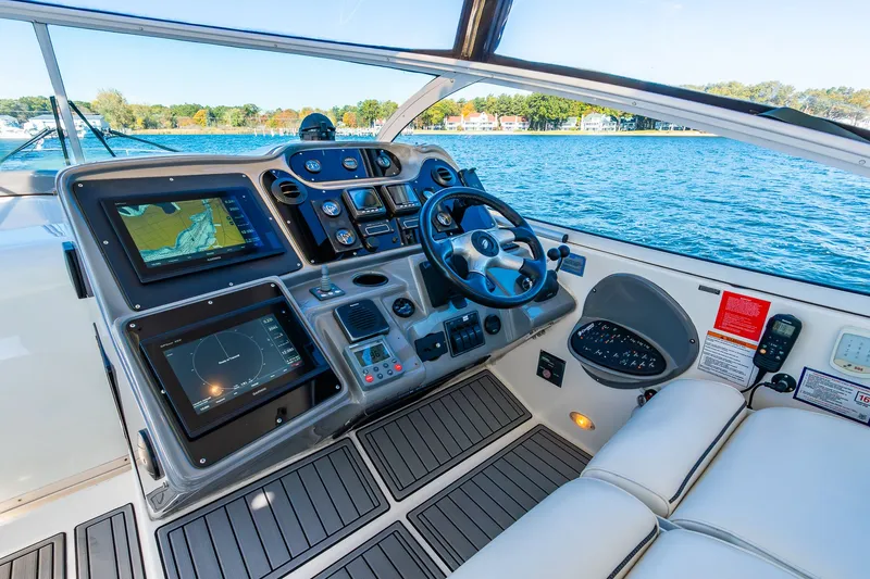 Slide: The Image of Cruisers Yachts 440 Express 2005 - 16