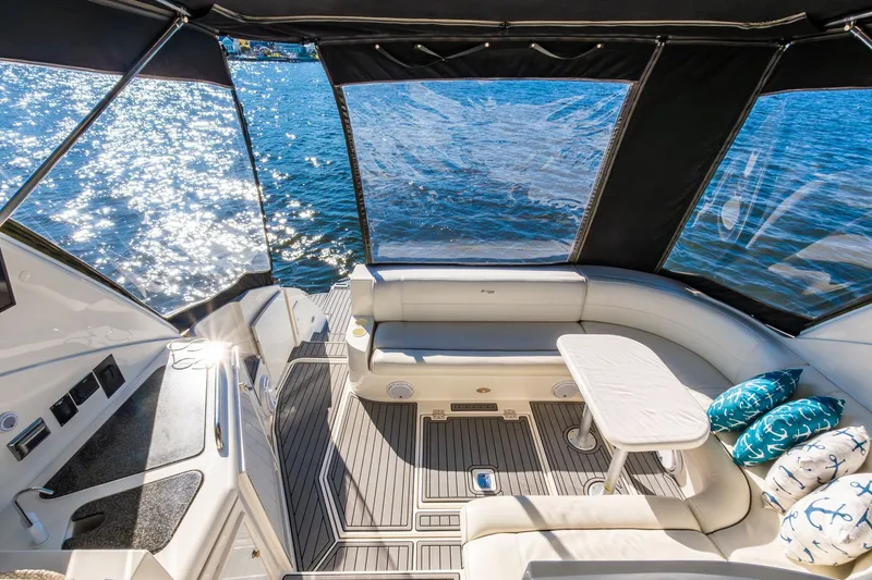 Slide: The Image of Cruisers Yachts 440 Express 2005 - 27