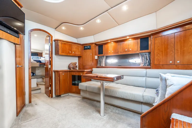 Slide: The Image of Cruisers Yachts 440 Express 2005 - 32