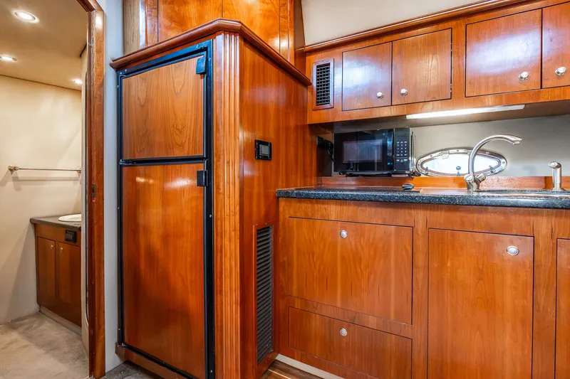 Slide: The Image of Cruisers Yachts 440 Express 2005 - 40