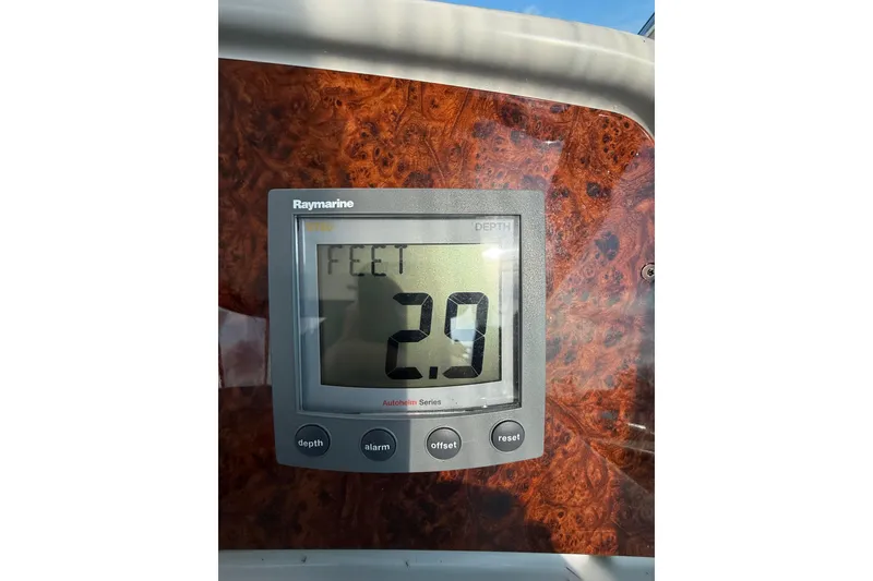 Slide: The Image of Depth gauge on 2005 Formula 37 Performance Cruiser showing 2.9 feet. - 22