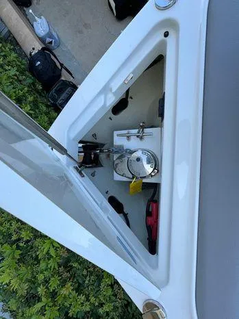 Slide: The Image of Cobalt R8 Outboard 2023 - 52